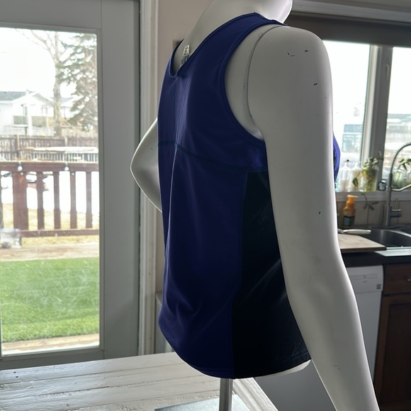 Vintage Y2K 1980s MEC small Women's purple Black Sleeveless work out/hike top - Picture 5 of 10